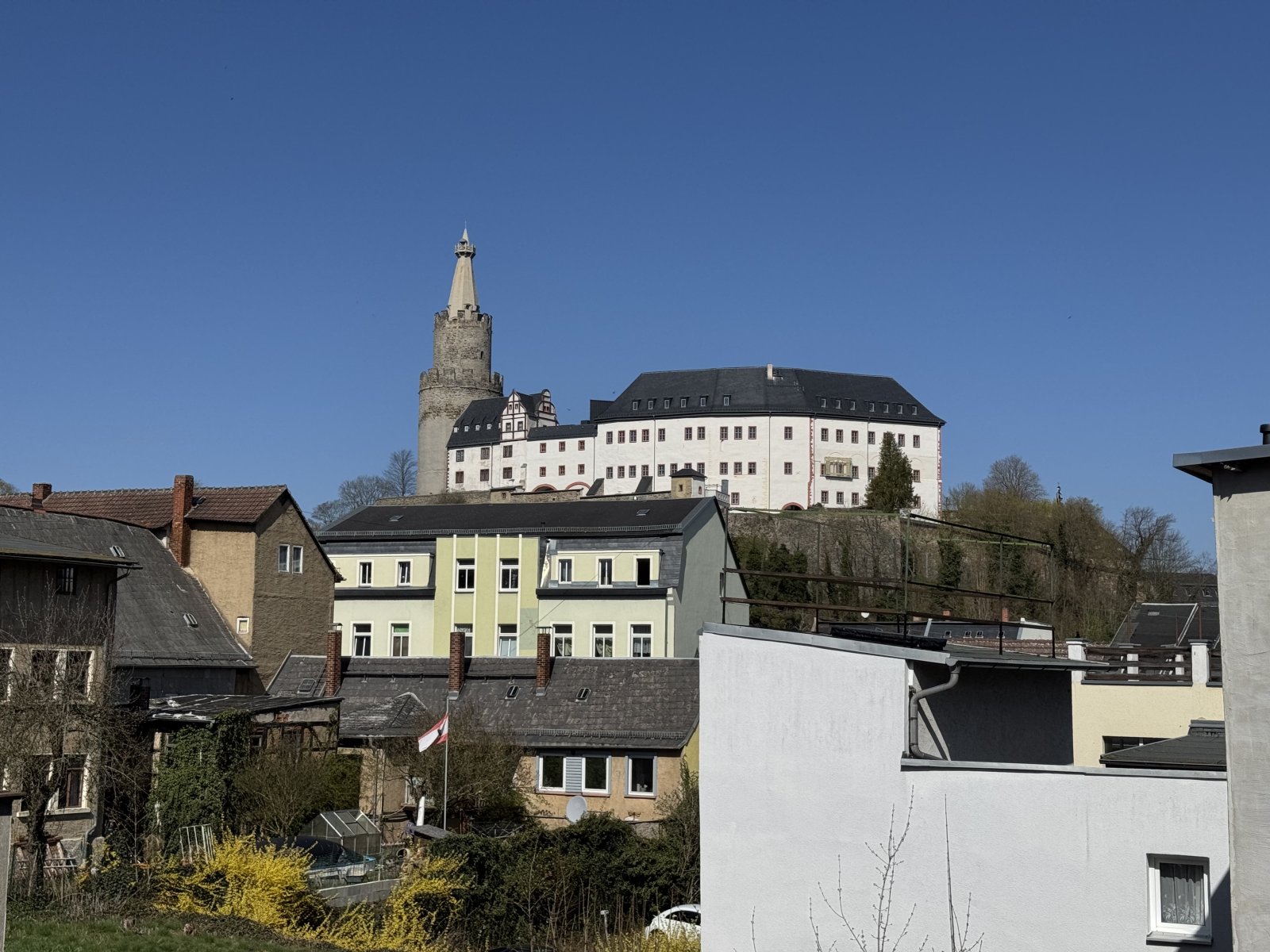 Historisches teilsaniertes MFH in Weida