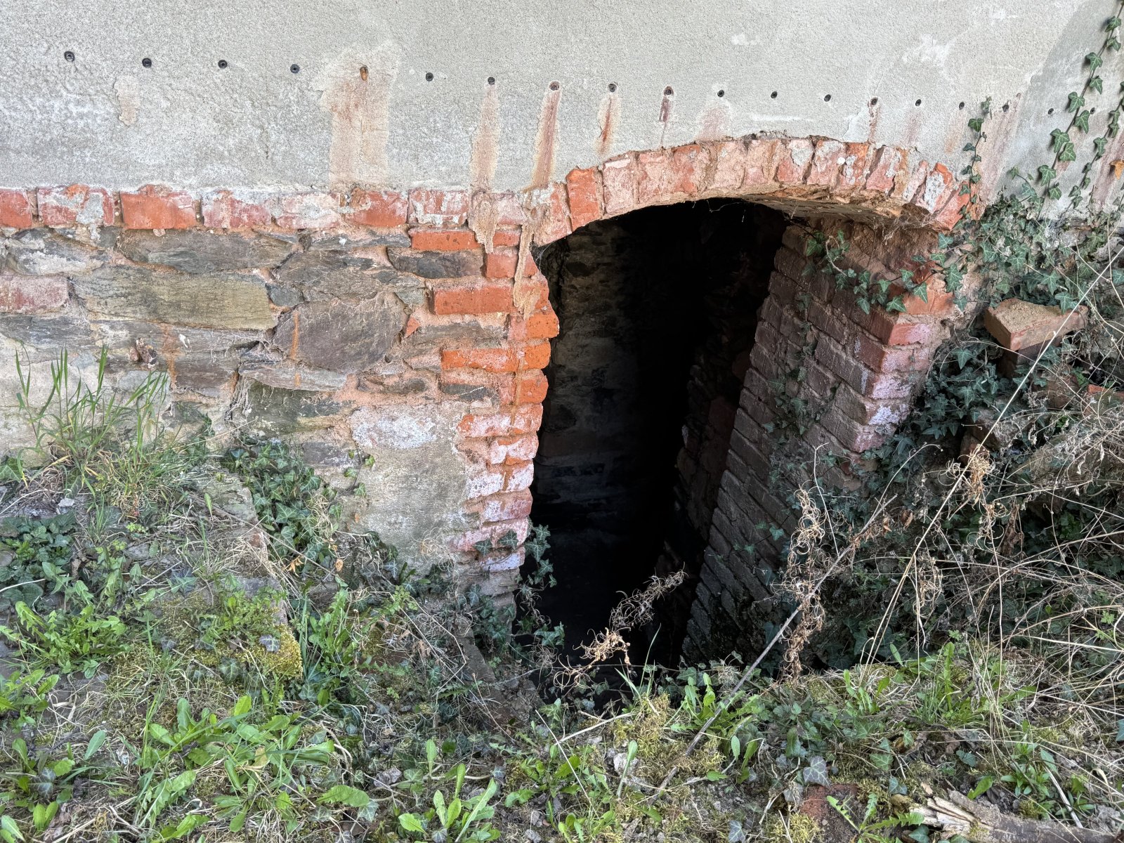 Historisches teilsaniertes MFH in Weida